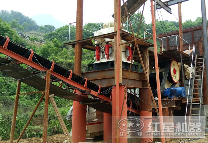 江西日產千噸顎式破碎機現場