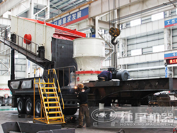 這些車載破碎一體機(jī)可都是通過環(huán)保評(píng)測(cè)的設(shè)備，加工能力、環(huán)保能力不用懷疑