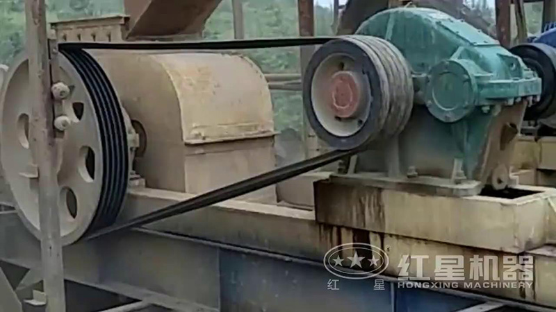 對輥式破碎機現場